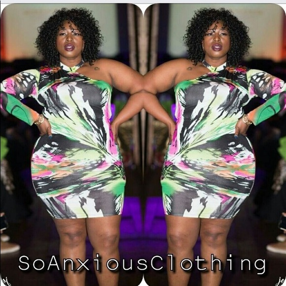 👑MEET YOUR LOVELY POSHER👑 - Picture 2 of 4